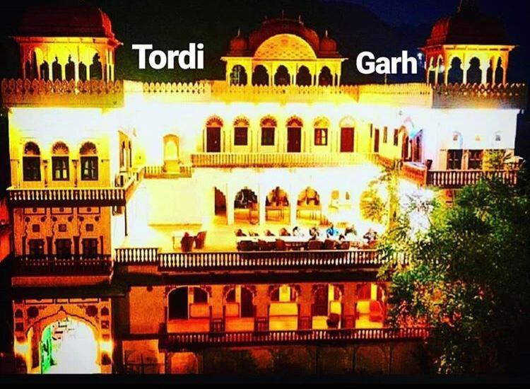Tordi Garh Hotel Malpura  Ngoại thất bức ảnh